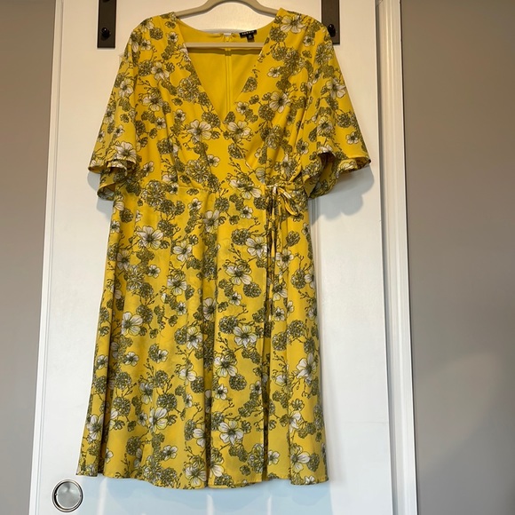 Chiffon dress with floral print - Picture 1 of 5